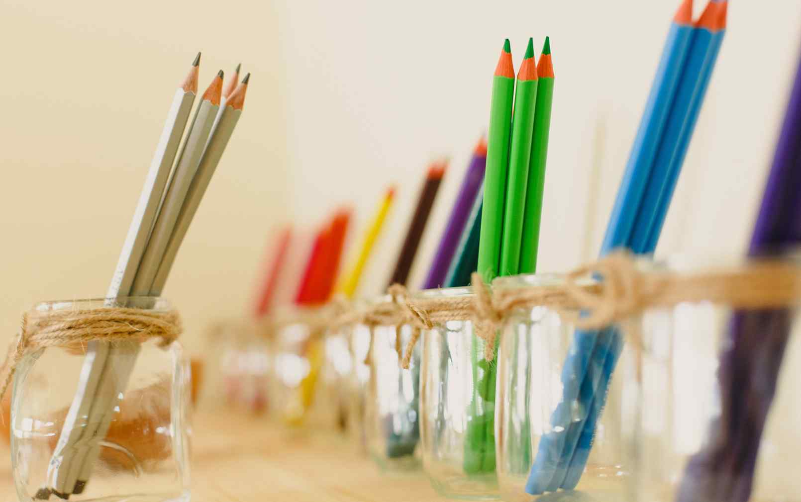 https://woodslearningcenter.ca/wp-content/uploads/2022/07/inner_background_04.jpg